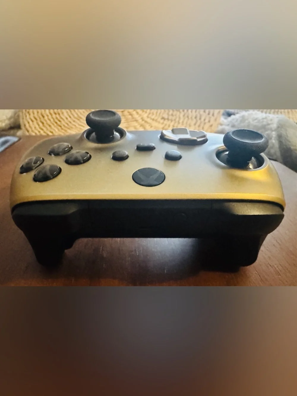 NWOT Microsoft Xbox Wireless Controller - Gold Shadow Special Edition